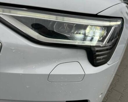 Белый Ауди E-Tron, объемом двигателя 0 л и пробегом 116 тыс. км за 27900 $, фото 16 на Automoto.ua