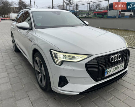 Білий Ауді E-Tron, об'ємом двигуна 0 л та пробігом 83 тис. км за 35000 $, фото 2 на Automoto.ua