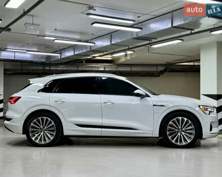Білий Ауді E-Tron, об'ємом двигуна 0 л та пробігом 36 тис. км за 35000 $, фото 24 на Automoto.ua