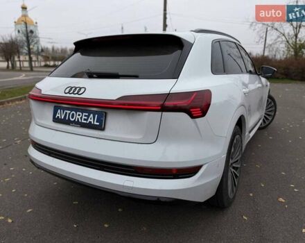 Белый Ауди E-Tron, объемом двигателя 0 л и пробегом 87 тыс. км за 28000 $, фото 28 на Automoto.ua