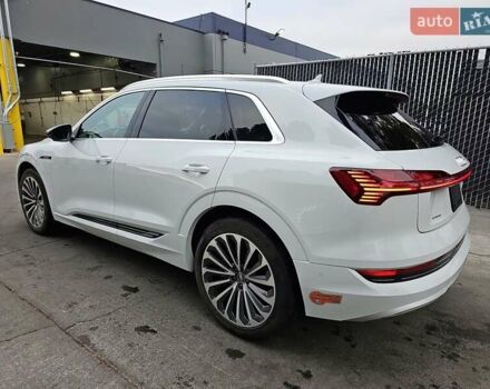 Білий Ауді E-Tron, об'ємом двигуна 0 л та пробігом 34 тис. км за 13500 $, фото 5 на Automoto.ua