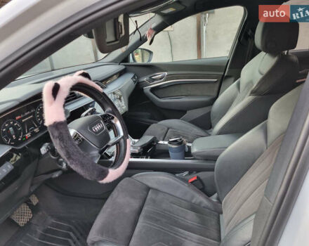 Білий Ауді E-Tron, об'ємом двигуна 0 л та пробігом 184 тис. км за 34500 $, фото 33 на Automoto.ua