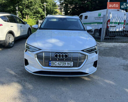 Білий Ауді E-Tron, об'ємом двигуна 0 л та пробігом 130 тис. км за 31900 $, фото 1 на Automoto.ua