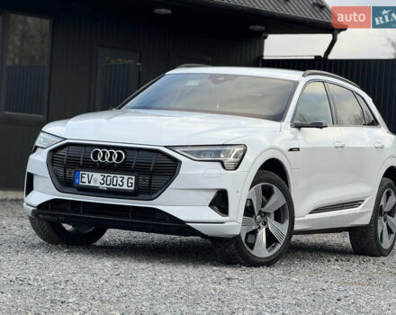 Белый Ауди E-Tron, объемом двигателя 0 л и пробегом 150 тыс. км за 28750 $, фото 3 на Automoto.ua