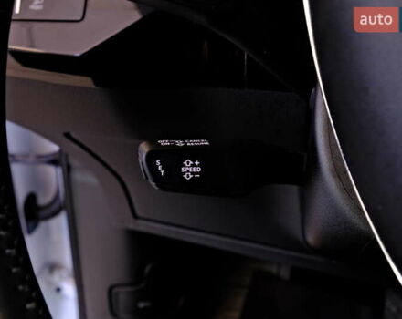 Белый Ауди E-Tron, объемом двигателя 0 л и пробегом 46 тыс. км за 31900 $, фото 37 на Automoto.ua