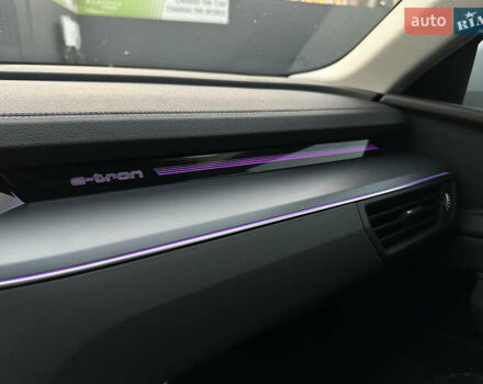 Білий Ауді E-Tron, об'ємом двигуна 0 л та пробігом 88 тис. км за 27500 $, фото 29 на Automoto.ua