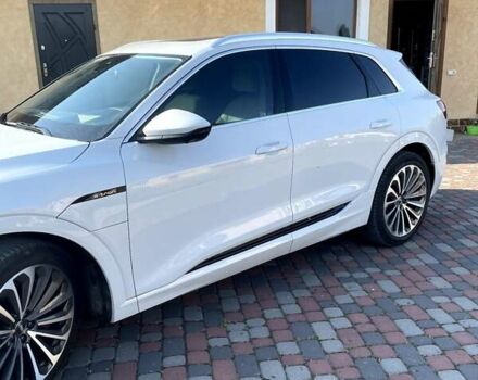 Білий Ауді E-Tron, об'ємом двигуна 0 л та пробігом 63 тис. км за 39000 $, фото 4 на Automoto.ua