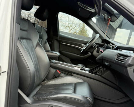 Белый Ауди E-Tron, объемом двигателя 0 л и пробегом 150 тыс. км за 28750 $, фото 33 на Automoto.ua