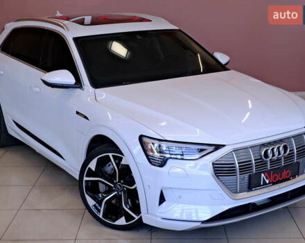 Белый Ауди E-Tron, объемом двигателя 0 л и пробегом 46 тыс. км за 31900 $, фото 7 на Automoto.ua