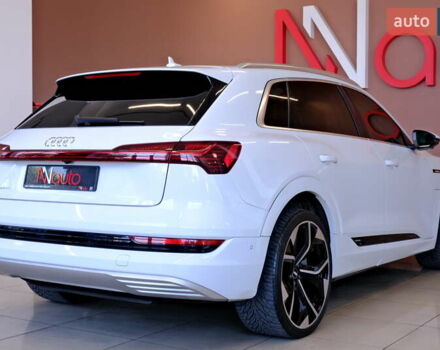 Белый Ауди E-Tron, объемом двигателя 0 л и пробегом 46 тыс. км за 31900 $, фото 23 на Automoto.ua