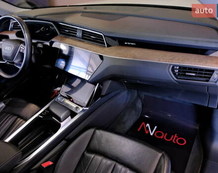 Белый Ауди E-Tron, объемом двигателя 0 л и пробегом 46 тыс. км за 31900 $, фото 59 на Automoto.ua