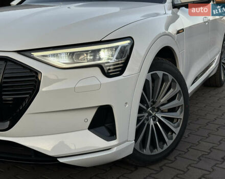 Білий Ауді E-Tron, об'ємом двигуна 0 л та пробігом 88 тис. км за 27500 $, фото 9 на Automoto.ua