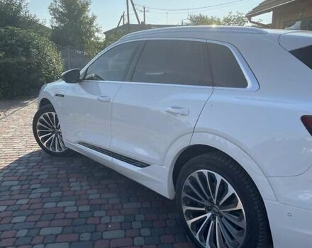 Білий Ауді E-Tron, об'ємом двигуна 0 л та пробігом 63 тис. км за 39000 $, фото 1 на Automoto.ua