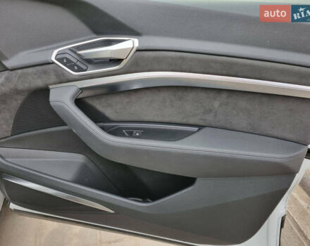 Білий Ауді E-Tron, об'ємом двигуна 0 л та пробігом 184 тис. км за 34500 $, фото 26 на Automoto.ua