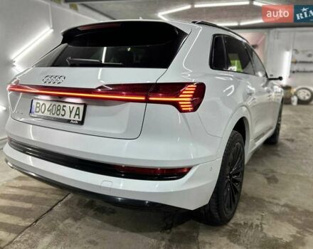Белый Ауди E-Tron, объемом двигателя 0 л и пробегом 189 тыс. км за 28000 $, фото 18 на Automoto.ua