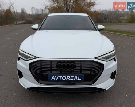 Белый Ауди E-Tron, объемом двигателя 0 л и пробегом 87 тыс. км за 28000 $, фото 16 на Automoto.ua
