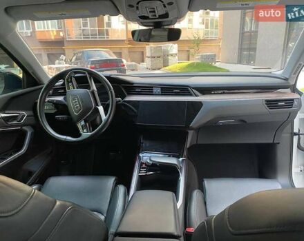 Белый Ауди E-Tron, объемом двигателя 0 л и пробегом 106 тыс. км за 32000 $, фото 17 на Automoto.ua