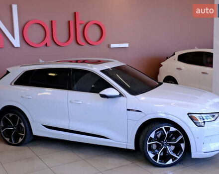 Белый Ауди E-Tron, объемом двигателя 0 л и пробегом 46 тыс. км за 31900 $, фото 12 на Automoto.ua