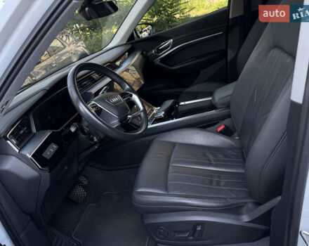 Білий Ауді E-Tron, об'ємом двигуна 0 л та пробігом 80 тис. км за 31400 $, фото 20 на Automoto.ua