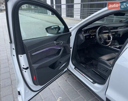 Білий Ауді E-Tron, об'ємом двигуна 0 л та пробігом 83 тис. км за 35000 $, фото 25 на Automoto.ua