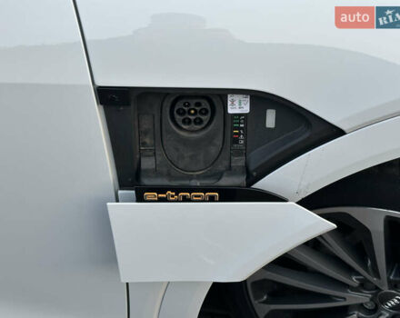 Білий Ауді E-Tron, об'ємом двигуна 0 л та пробігом 88 тис. км за 27500 $, фото 34 на Automoto.ua