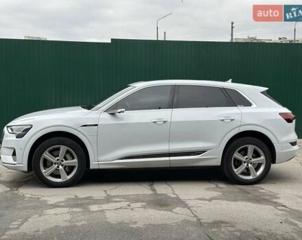 Белый Ауди E-Tron, объемом двигателя 0 л и пробегом 116 тыс. км за 27900 $, фото 10 на Automoto.ua