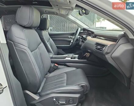 Білий Ауді E-Tron, об'ємом двигуна 0 л та пробігом 34 тис. км за 13500 $, фото 8 на Automoto.ua