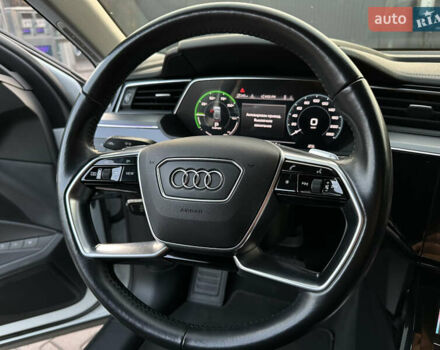 Білий Ауді E-Tron, об'ємом двигуна 0 л та пробігом 88 тис. км за 27500 $, фото 24 на Automoto.ua