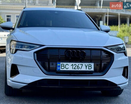 Білий Ауді E-Tron, об'ємом двигуна 0 л та пробігом 80 тис. км за 31400 $, фото 12 на Automoto.ua