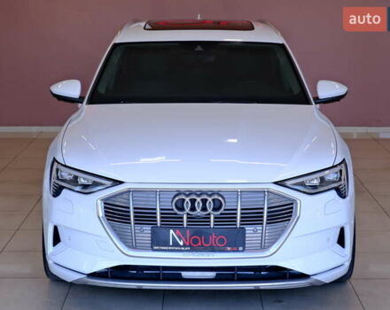 Белый Ауди E-Tron, объемом двигателя 0 л и пробегом 46 тыс. км за 31900 $, фото 1 на Automoto.ua