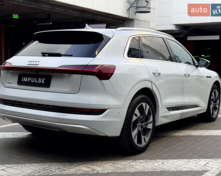 Белый Ауди E-Tron, объемом двигателя 0 л и пробегом 42 тыс. км за 33700 $, фото 3 на Automoto.ua