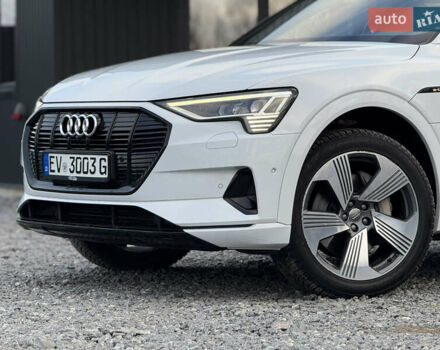 Белый Ауди E-Tron, объемом двигателя 0 л и пробегом 150 тыс. км за 28750 $, фото 4 на Automoto.ua