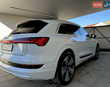 Белый Ауди E-Tron, объемом двигателя 0 л и пробегом 84 тыс. км за 29500 $, фото 9 на Automoto.ua