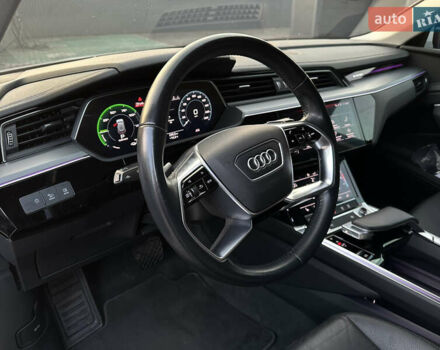 Білий Ауді E-Tron, об'ємом двигуна 0 л та пробігом 88 тис. км за 27500 $, фото 22 на Automoto.ua