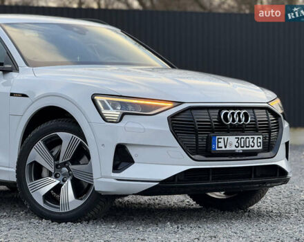 Белый Ауди E-Tron, объемом двигателя 0 л и пробегом 150 тыс. км за 28750 $, фото 2 на Automoto.ua