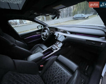 Білий Ауді E-Tron, об'ємом двигуна 0 л та пробігом 83 тис. км за 35000 $, фото 33 на Automoto.ua