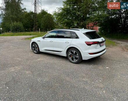 Белый Ауди E-Tron, объемом двигателя 0 л и пробегом 150 тыс. км за 32000 $, фото 2 на Automoto.ua