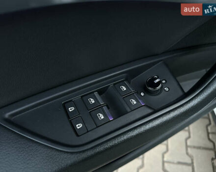 Білий Ауді E-Tron, об'ємом двигуна 0 л та пробігом 88 тис. км за 27500 $, фото 31 на Automoto.ua