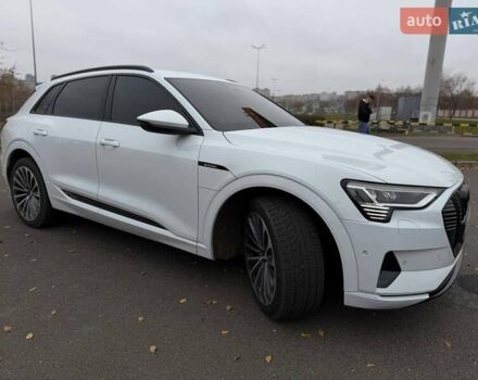 Белый Ауди E-Tron, объемом двигателя 0 л и пробегом 87 тыс. км за 28000 $, фото 18 на Automoto.ua