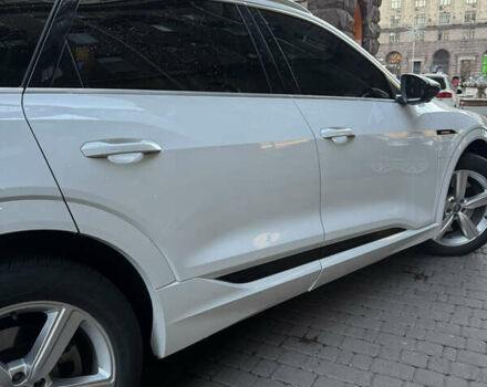 Белый Ауди E-Tron, объемом двигателя 0 л и пробегом 66 тыс. км за 26500 $, фото 10 на Automoto.ua