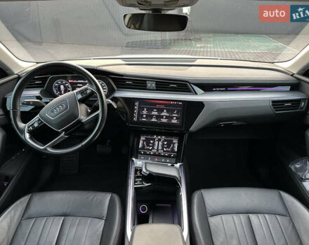 Білий Ауді E-Tron, об'ємом двигуна 0 л та пробігом 88 тис. км за 27500 $, фото 20 на Automoto.ua