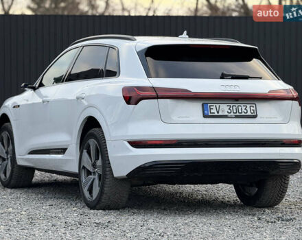 Белый Ауди E-Tron, объемом двигателя 0 л и пробегом 150 тыс. км за 28750 $, фото 13 на Automoto.ua