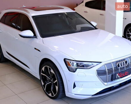 Белый Ауди E-Tron, объемом двигателя 0 л и пробегом 46 тыс. км за 31900 $, фото 5 на Automoto.ua