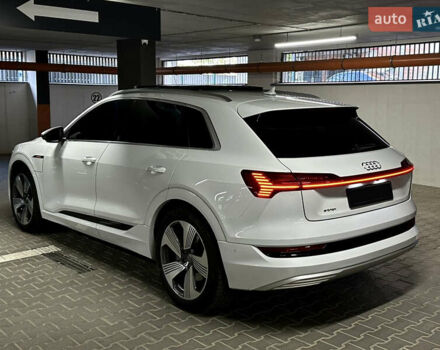 Белый Ауди E-Tron, объемом двигателя 0 л и пробегом 81 тыс. км за 29500 $, фото 4 на Automoto.ua