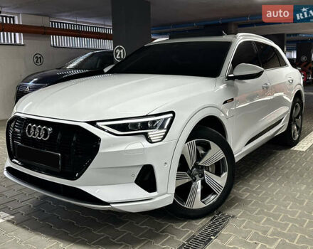 Белый Ауди E-Tron, объемом двигателя 0 л и пробегом 81 тыс. км за 29500 $, фото 1 на Automoto.ua