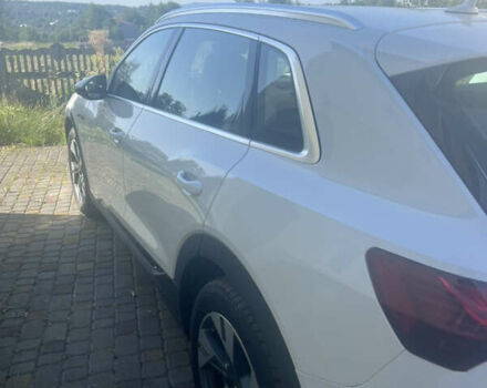 Белый Ауди E-Tron, объемом двигателя 0 л и пробегом 48 тыс. км за 33000 $, фото 5 на Automoto.ua