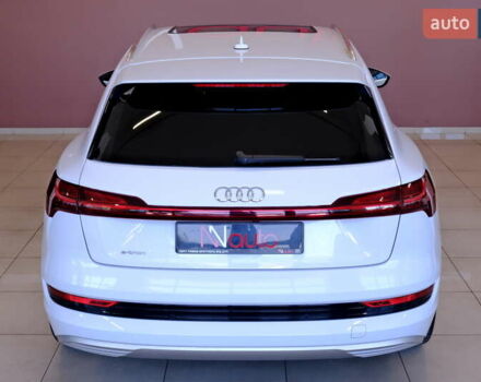 Белый Ауди E-Tron, объемом двигателя 0 л и пробегом 46 тыс. км за 31900 $, фото 20 на Automoto.ua