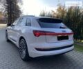 Білий Ауді E-Tron, об'ємом двигуна 0 л та пробігом 65 тис. км за 53000 $, фото 12 на Automoto.ua