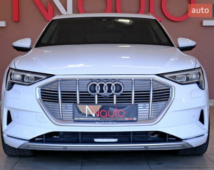 Белый Ауди E-Tron, объемом двигателя 0 л и пробегом 46 тыс. км за 31900 $, фото 2 на Automoto.ua