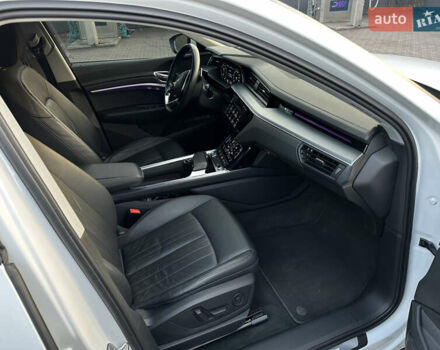 Білий Ауді E-Tron, об'ємом двигуна 0 л та пробігом 88 тис. км за 27500 $, фото 19 на Automoto.ua